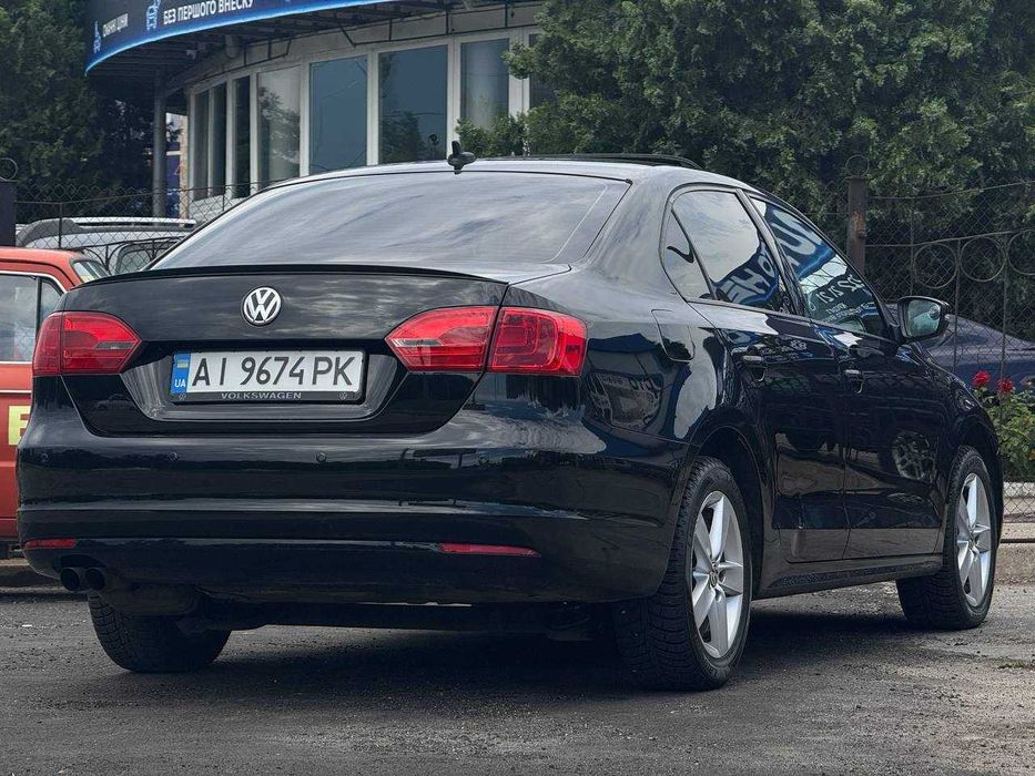 Volkswagen Jetta 2012, 2.0 дизель, автомат