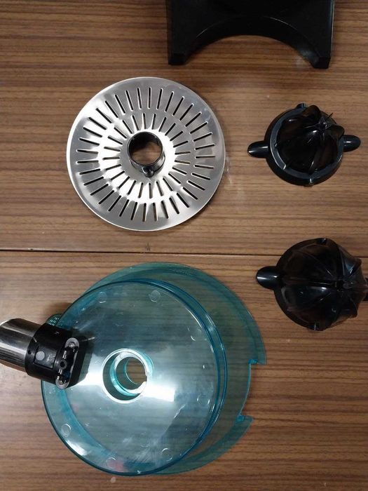 Cecotec Sokowirówka elektryczna EssentialVita Hyden 600