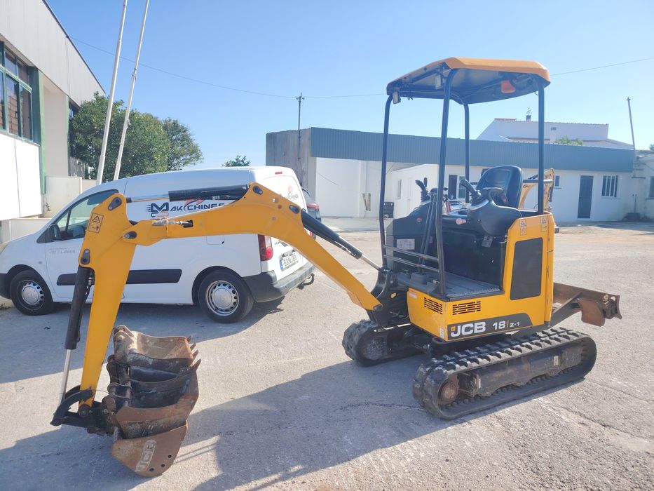 Mini Giratória JCB 18Z1