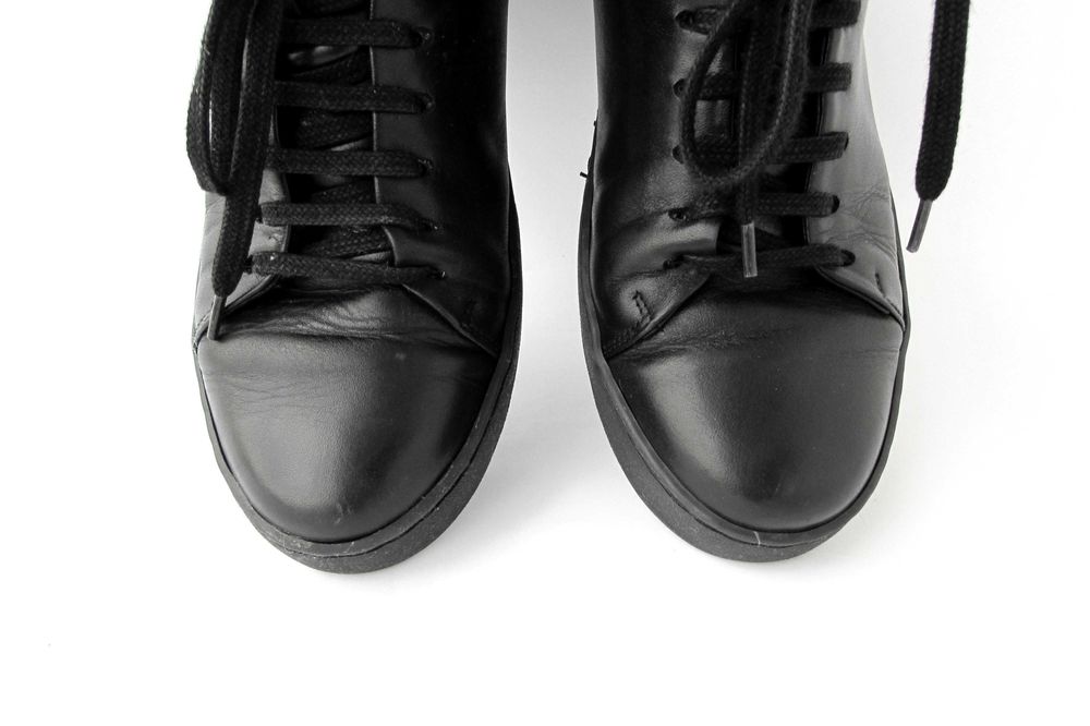 Carinii czarne sneakersy z naturalnej skóry r. 40