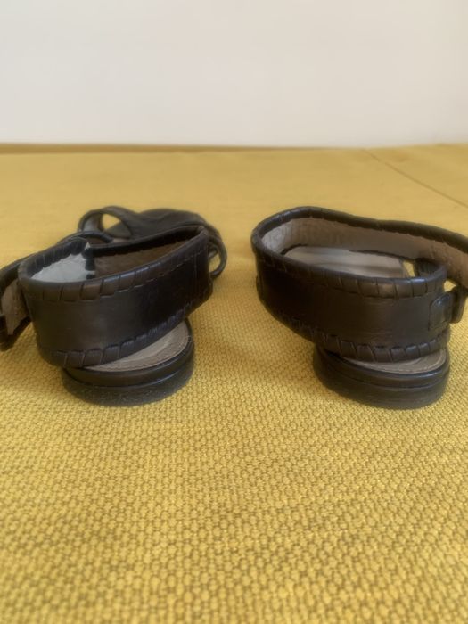 Продам сандалі BOSS