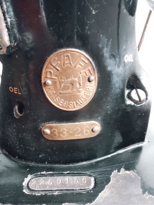 Pfaff działająca, zabytkowa maszyna do szycia na stoliku