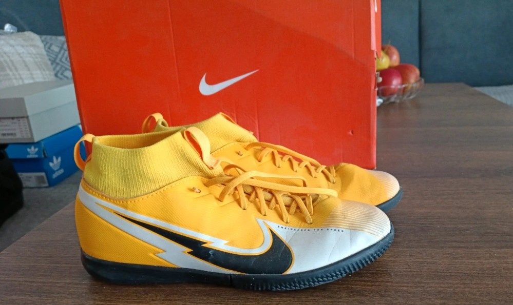 buty firmy Nike Mercurial rozmiar 38