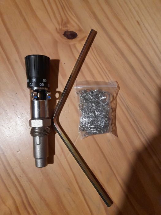 Regulator ciągu powietrza pieca CO