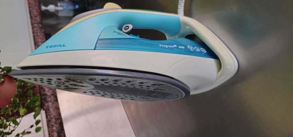 Ferro de passar / engomar roupa
