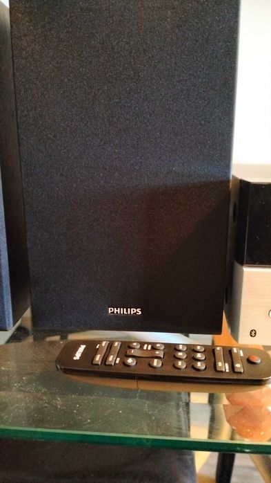 Mini hifi Nova , bluetooth, entrada USB ,marca Philips,leitor CDs.