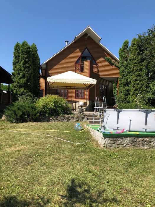 с. Макарівка Двоповерховий будинок на першій лінії р. Дністер.