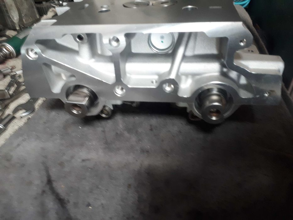 Nowa głowica Renault 2.5 dci Trafic Master opel vivaro g9u Movano