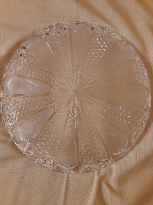 Продам хрустальное блюдо б/у