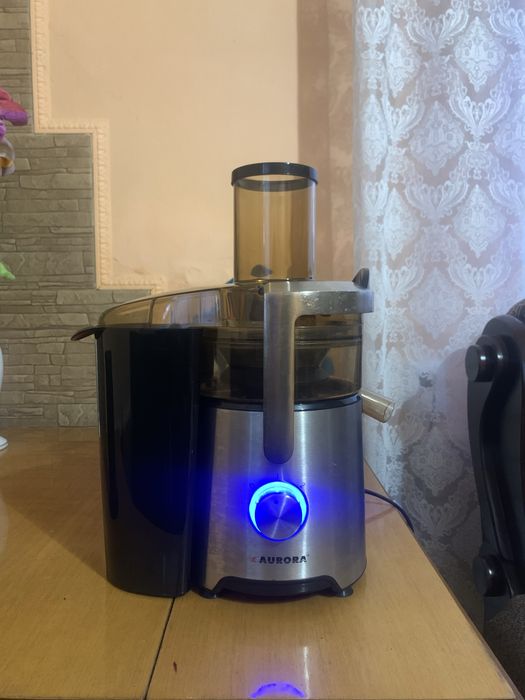 Продам соковижималку Aurora AU 3340 1000 Watt