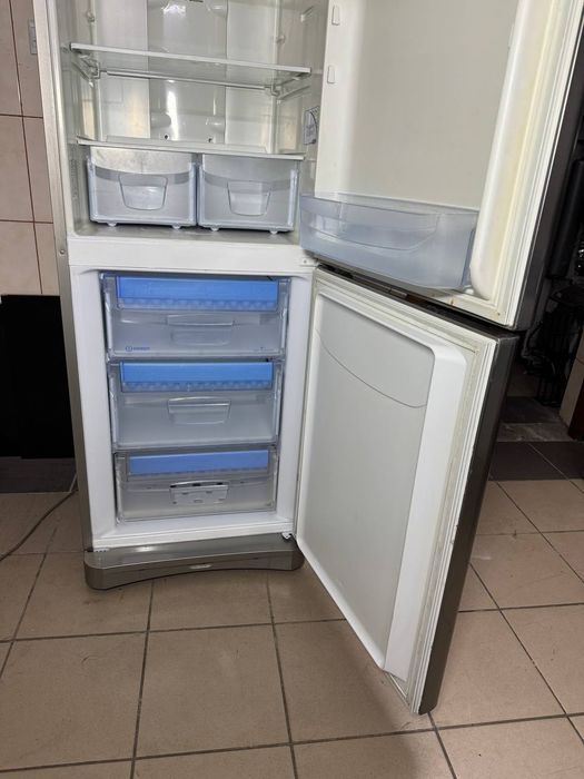 Холодильник з морозилкою Indesit 2 метра Нержавійка  No frost суха зам