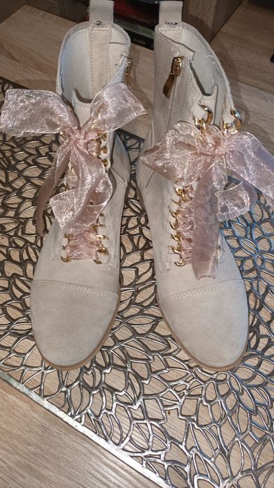 Eleganckie botki Booci 37.