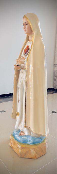 Деревяна статуетека Божої Матері