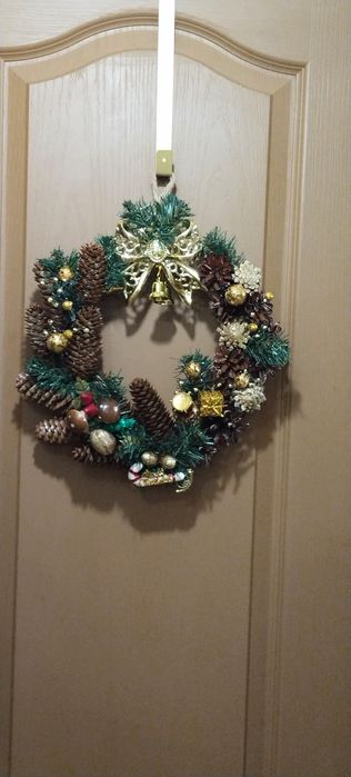 Из шишек гирлянды ирлянды!Ёлка! Ялинка! Новорічна ялинка!