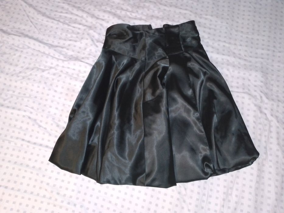 Спідниця чорна стильна