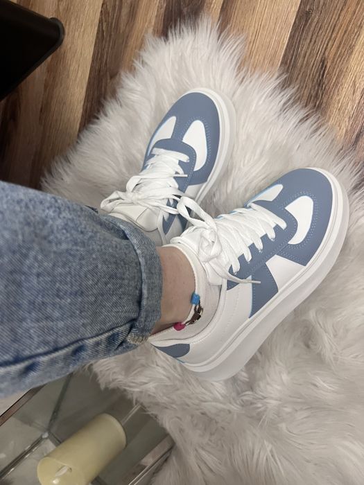 Sneakersy  białe -błekitne na platformie 38