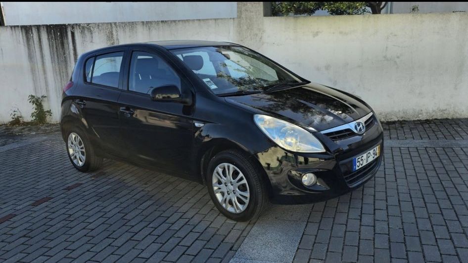 Hyundai i20 1.4 Gasolina 109cv • 2009 • Económico e Fiável