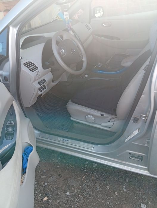Продам Nissan leaf
