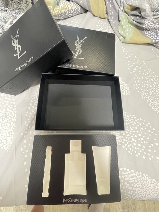 Коробка від YSL оригінал