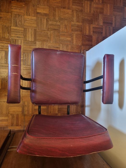 Cadeira industrial ferro e napa