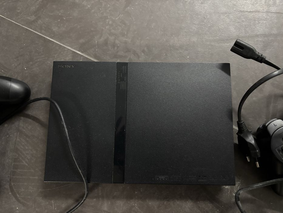 PlayStation 2 (PS2) Slim + 2 comandos
