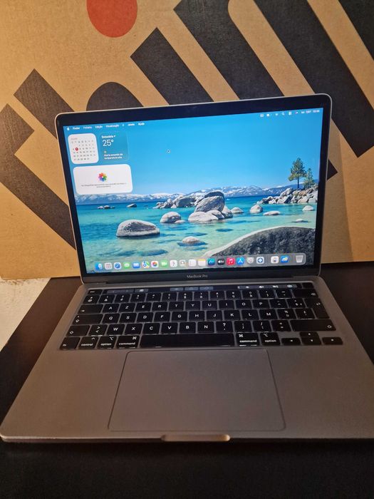 MacBook PRO 2020 com varios programas )