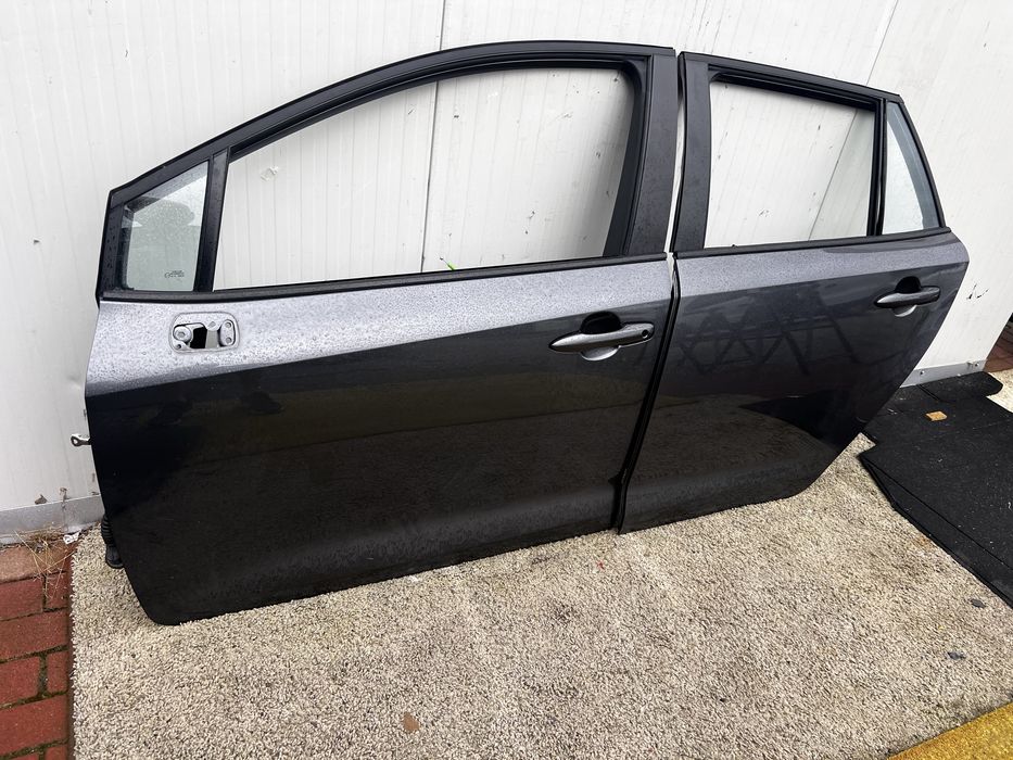 Drzwi Corolla E21, Kompletne w kolor 1G3 kombi