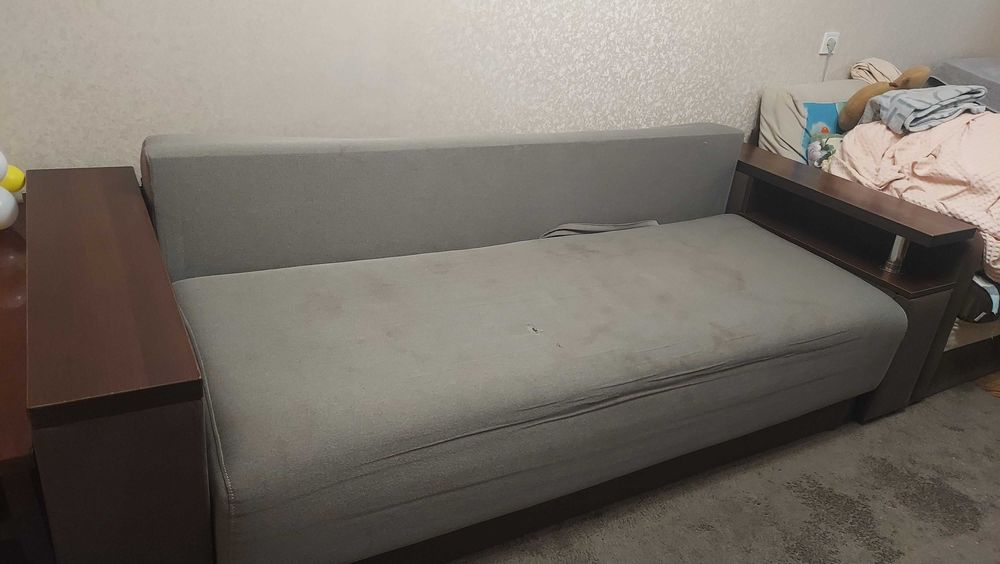 продам диван під реставрацію