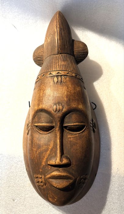 Fantásticas máscaras africanas “Baule” vintage em madeira  esculpidas à mão  - preço de cada 98,00 €