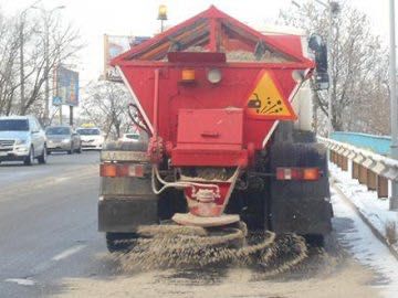 Сіль технічна та піщано-сольова суміш для посипки доріг