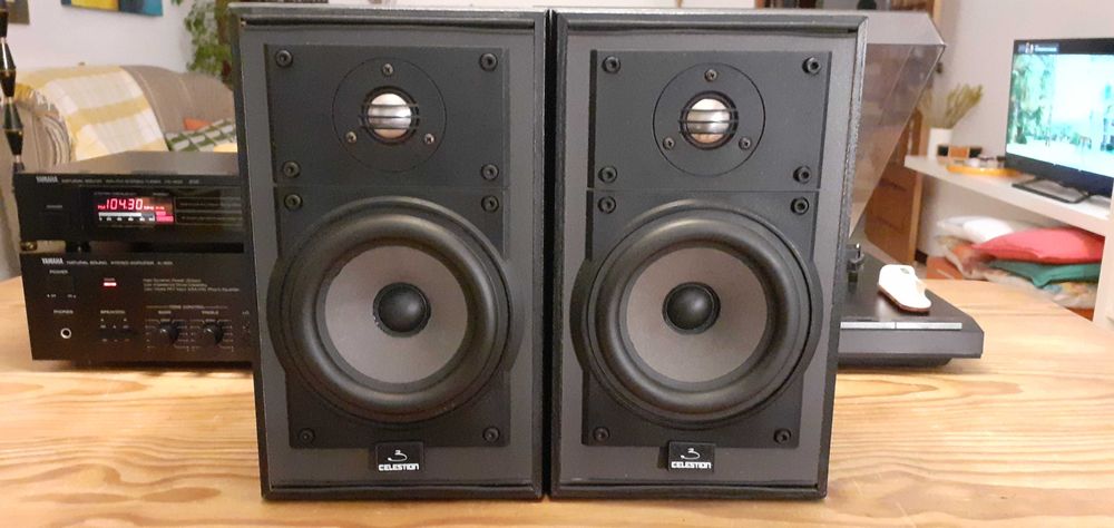 Aparelhagem Yamaha com colunas Celestion