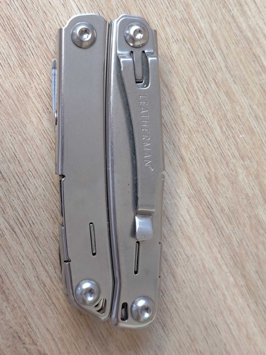 KA21 Multitool Leatherman Sidekick z pokrowcem