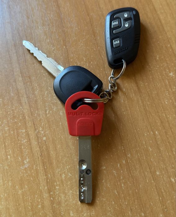 Mazda 3 BK 2006 ключ + сервісний ключ +  ОРИГ