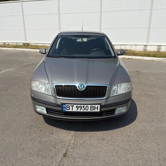 Школа Октавія 2,0 бензин 2008 року
