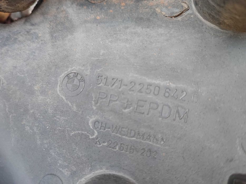 BMW E36 / M3 ORYGINALNE Dolne trójkąty zderzaka M-pakiet M TECHNIC OEM