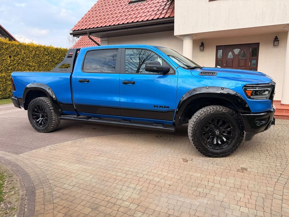 RAM 1500 Sport 5.7 4x4 doinwestowany