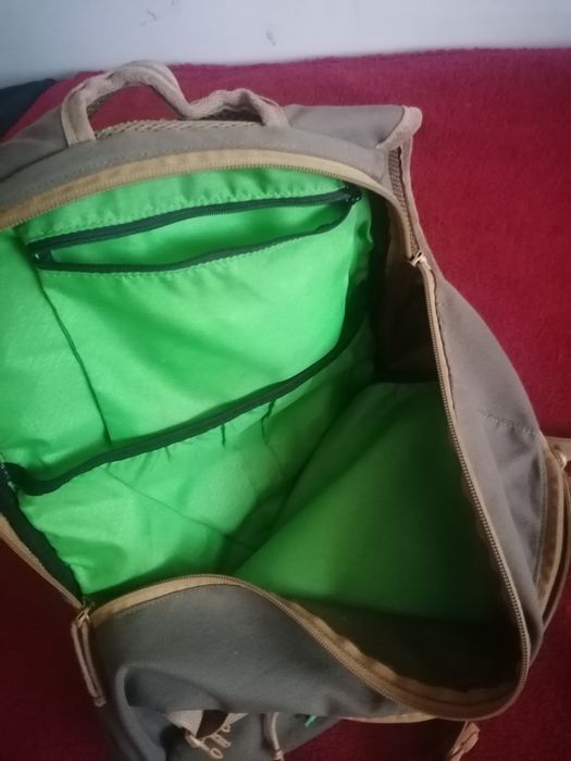 Mochila Quechua com compartimento para portátil