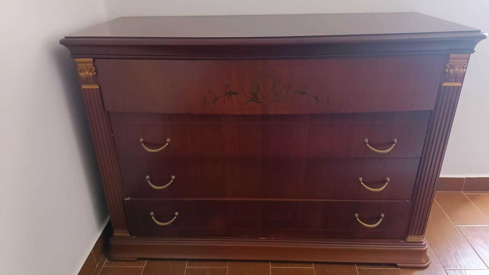 Conjunto 2 mesas de cabeceira e cômoda