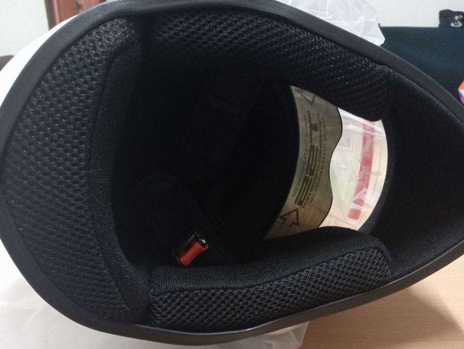 Capacete branco novo