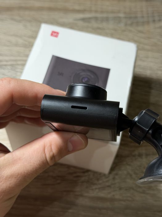 Продам відеореєстратор Xiaomi YI  Dash Cam