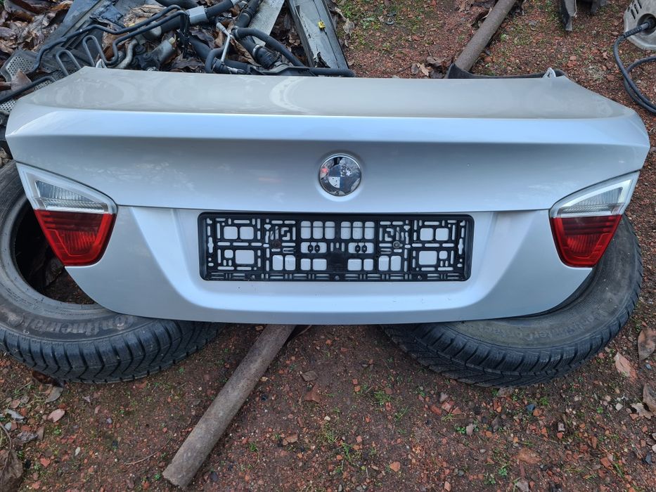 Klapa bagażnika BMW E90 sedan przedlift 2005r - 2008r srebrna 354