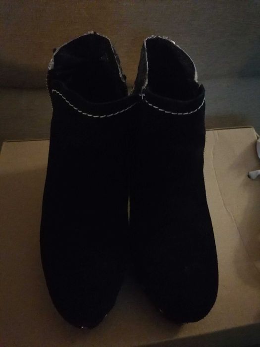 XUZ Botins Pretos com lantejoulas, novos 50€
