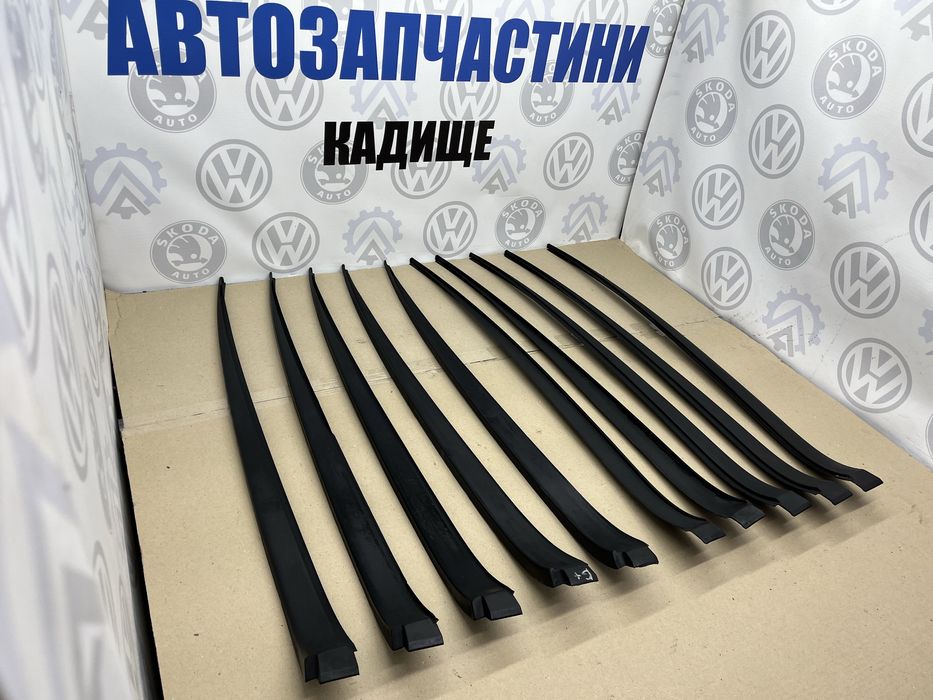 Молдинг накладка скла лобового golf plus уплотнітель лобового гольф +