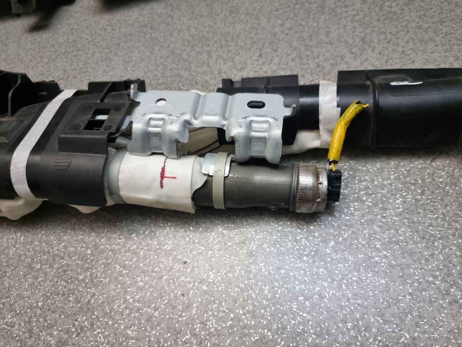 Шторка в потолок безпека airbag Toyota Rav4 розборка 2019-2023