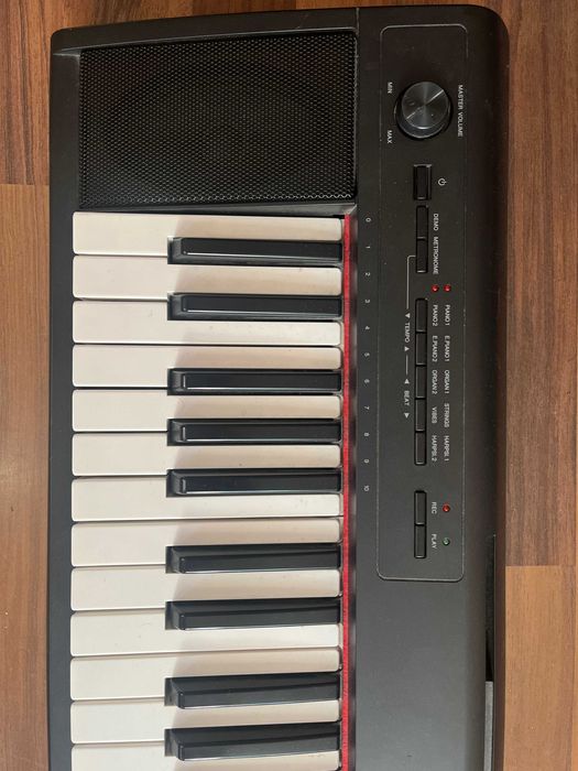 Цифрове піаніно Yamaha NP-12 (синтезатор) + педаль Yamaha FC 5