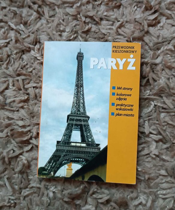 Paryż przewodnik kieszonkowy