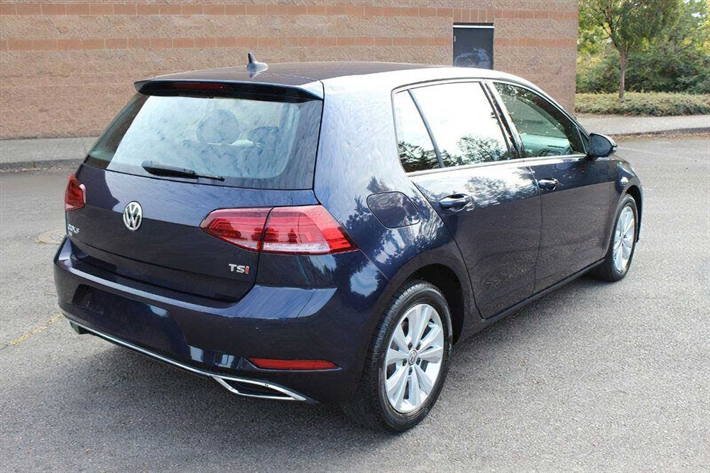 Volkswagen Golf      2018