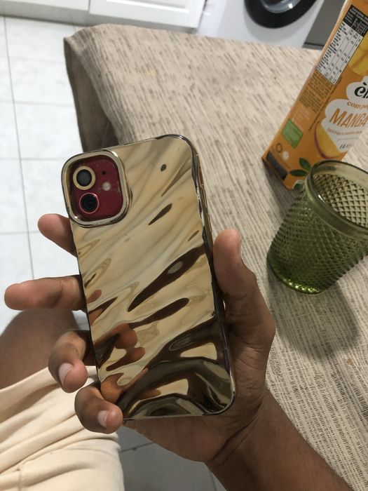 Iphone 11 vermelho