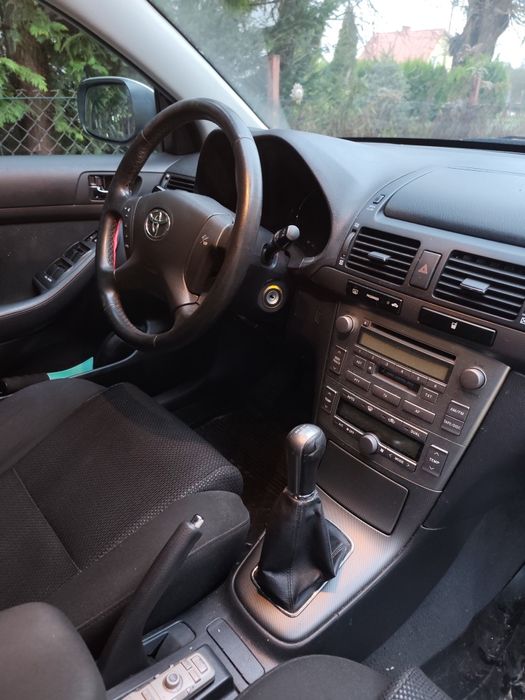 Toyota Avensis T25 1.8 Benzyna 2005