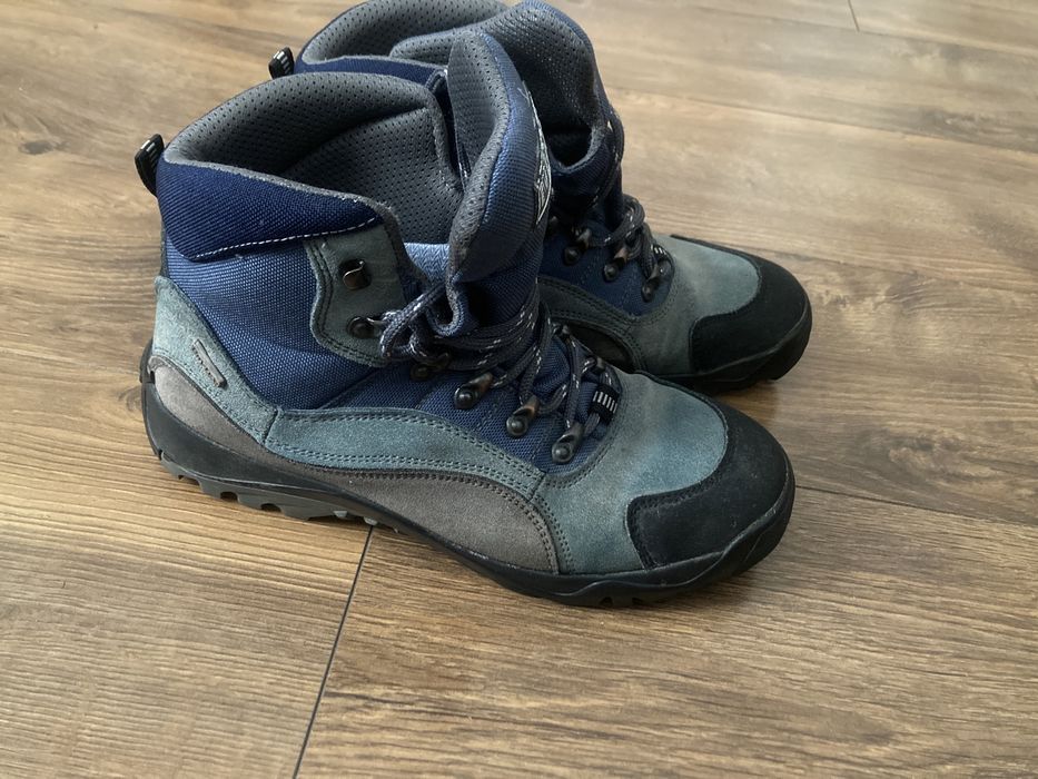 Трекінгові черевики